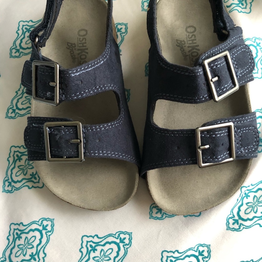 Toddler buckle sandals